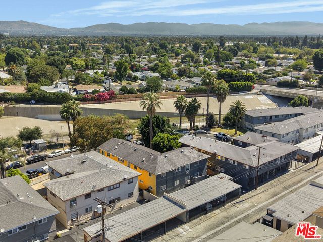 20542 Hartland Street 2, Winnetka, CA 91306