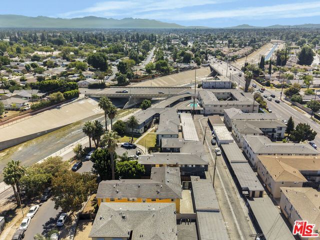 20542 Hartland Street 2, Winnetka, CA 91306