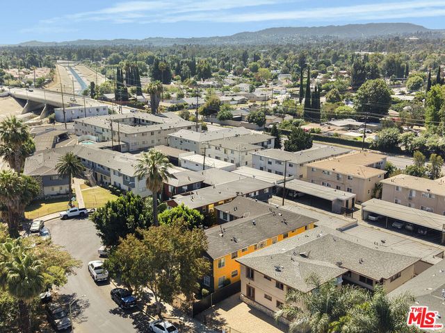 20542 Hartland Street 2, Winnetka, CA 91306