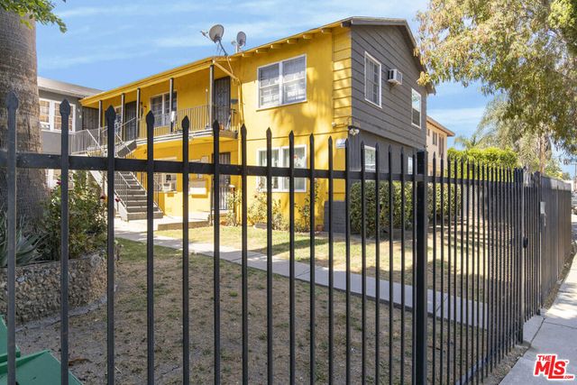 20542 Hartland Street 2, Winnetka, CA 91306