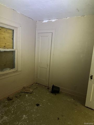 722 E Ridgeway Avenue, Flint, MI 48505