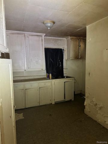722 E Ridgeway Avenue, Flint, MI 48505