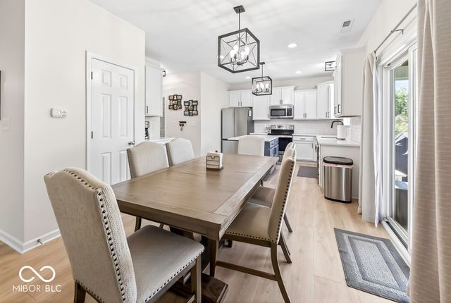 886 Starflower Trace, Greenwood, IN 46143