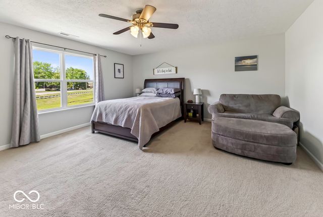 886 Starflower Trace, Greenwood, IN 46143