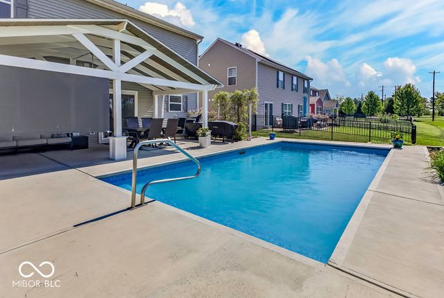 886 Starflower Trace, Greenwood, IN 46143