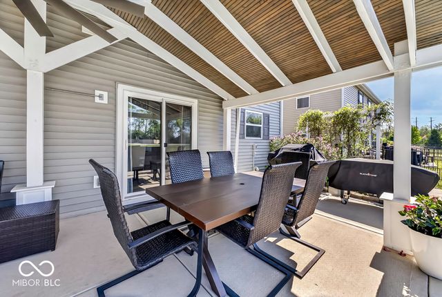 886 Starflower Trace, Greenwood, IN 46143