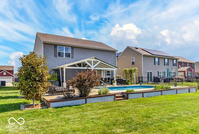 886 Starflower Trace, Greenwood, IN 46143