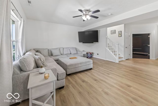 886 Starflower Trace, Greenwood, IN 46143