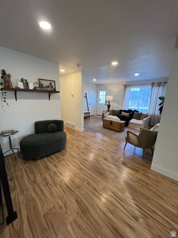 112 E 8680 S, Sandy, UT 84070