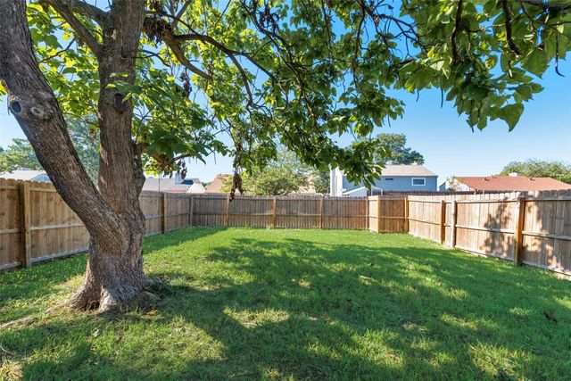 319 Southerland Avenue, Mesquite, TX 75150