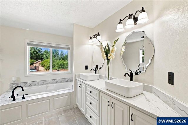 3002 Mahalo Ct SE, Salem, OR 97317