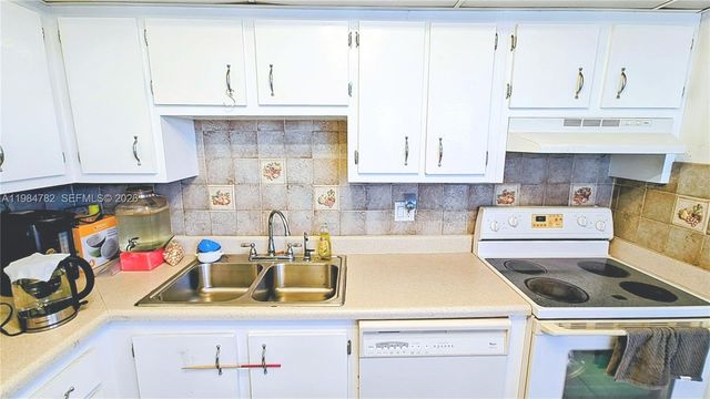 4164 Inverrary Dr 815, Lauderhill, FL 33319