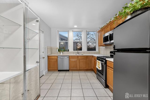 58 Brotherhood Street, Piscataway, NJ 08854