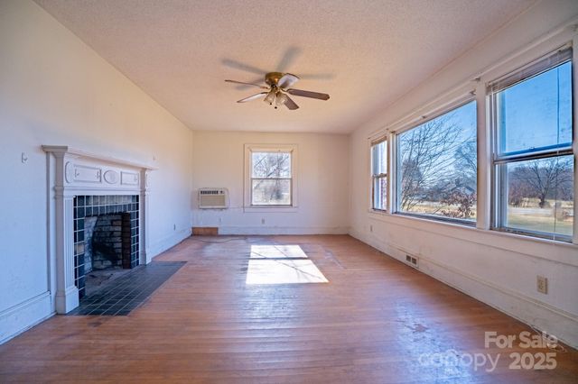 1922 Old Conover Startown Road, Newton, NC 28658