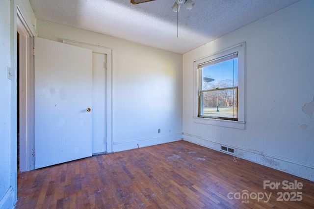 1922 Old Conover Startown Road, Newton, NC 28658