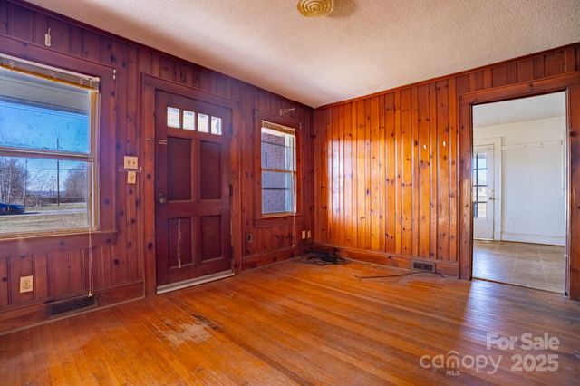 1922 Old Conover Startown Road, Newton, NC 28658