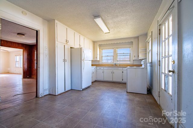 1922 Old Conover Startown Road, Newton, NC 28658