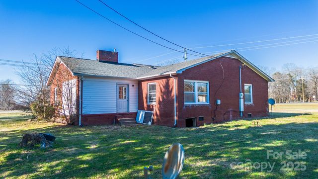 1922 Old Conover Startown Road, Newton, NC 28658