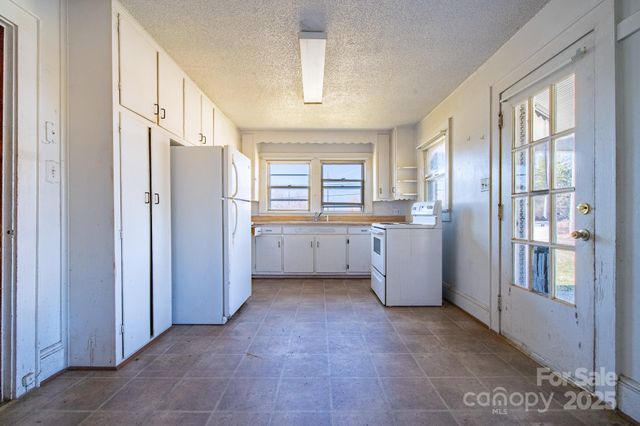 1922 Old Conover Startown Road, Newton, NC 28658