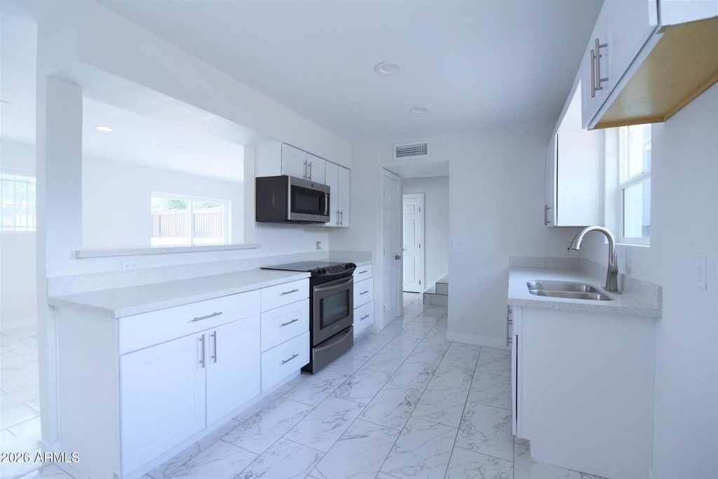 2317 N 47TH Drive, Phoenix, AZ 85035 — photo 5