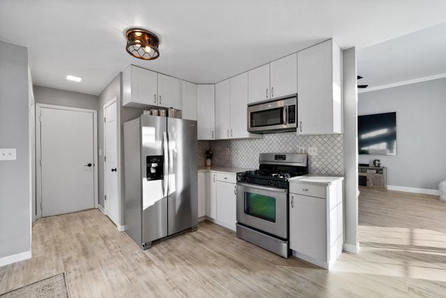 520 Pheasant Run Drive, Hobart, IN 46342