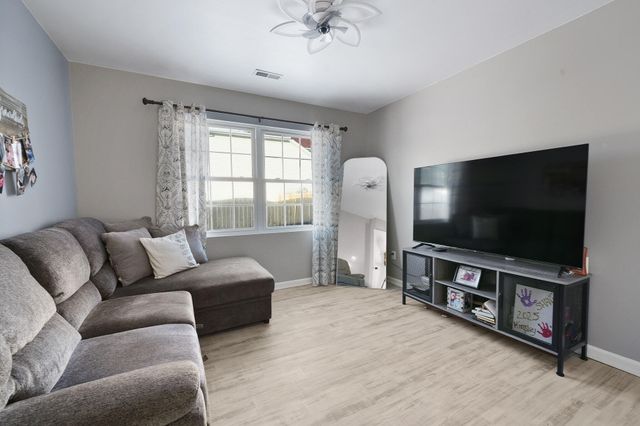 520 Pheasant Run Drive, Hobart, IN 46342