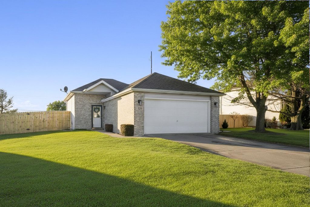 520 Pheasant Run Drive, Hobart, IN 46342