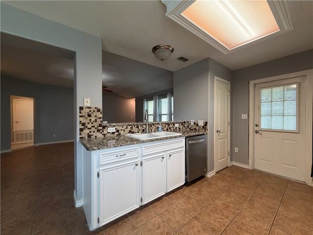 6629 Kodiak Dr, Corpus Christi, TX 78414