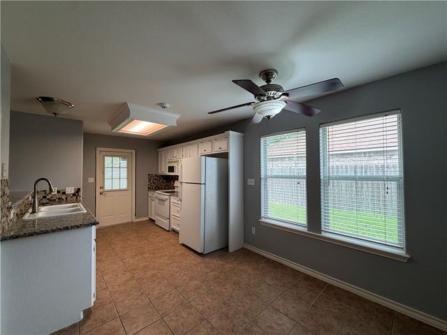 6629 Kodiak Dr, Corpus Christi, TX 78414