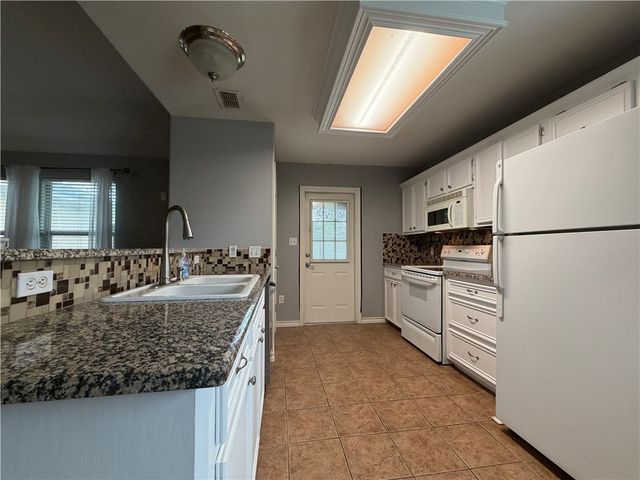 6629 Kodiak Dr, Corpus Christi, TX 78414