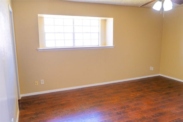 65 W Townhouse Lane 17, Grand Prairie, TX 75052