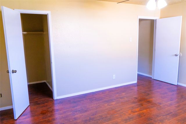 65 W Townhouse Lane 17, Grand Prairie, TX 75052