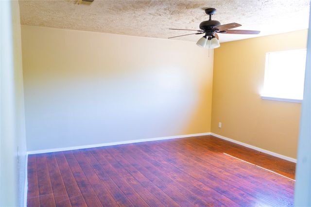 65 W Townhouse Lane 17, Grand Prairie, TX 75052