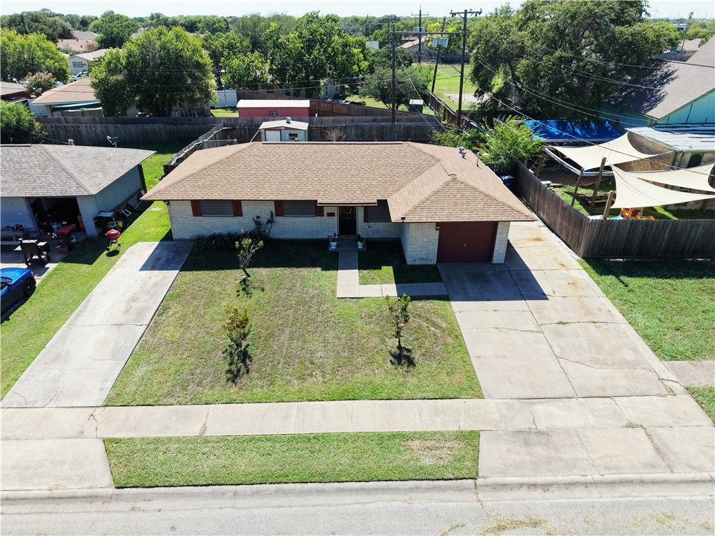 1241 Denver St, Portland, TX 78374 — exterior