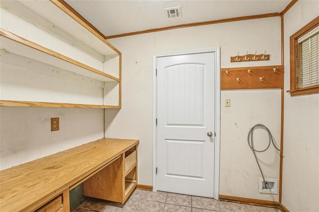 211 W LaGrange Street, Lake Charles, LA 70605
