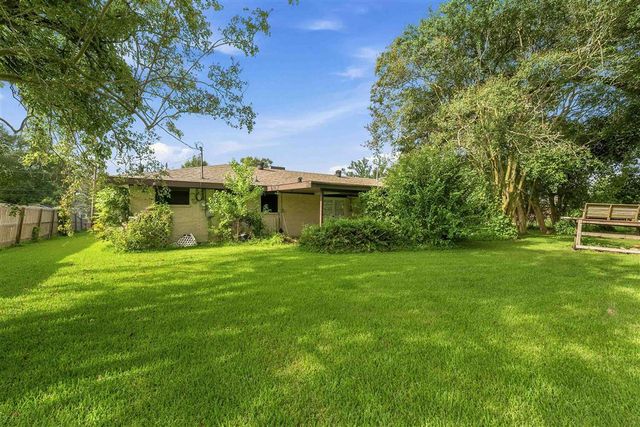 211 W LaGrange Street, Lake Charles, LA 70605