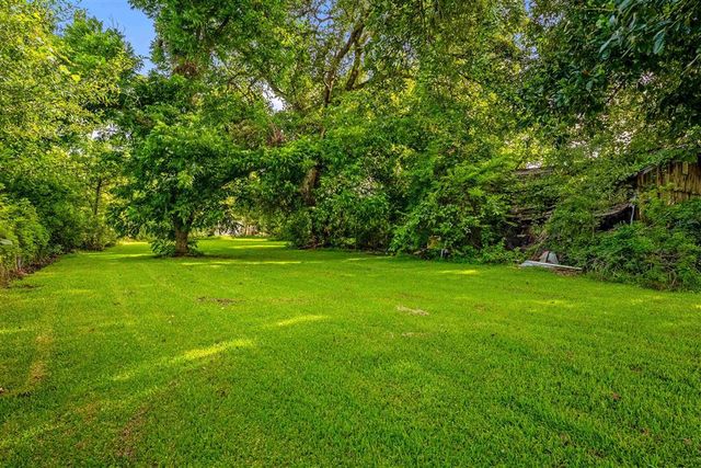211 W LaGrange Street, Lake Charles, LA 70605