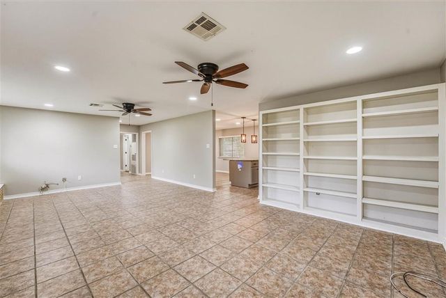 211 W LaGrange Street, Lake Charles, LA 70605