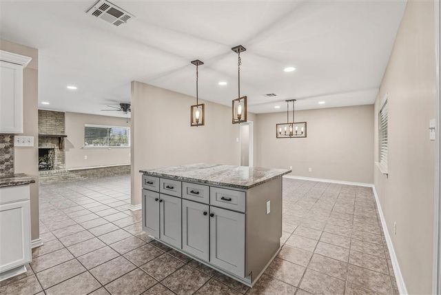 211 W LaGrange Street, Lake Charles, LA 70605