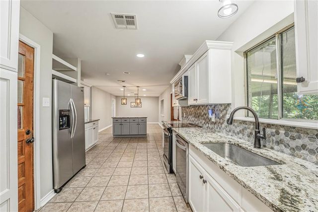 211 W LaGrange Street, Lake Charles, LA 70605