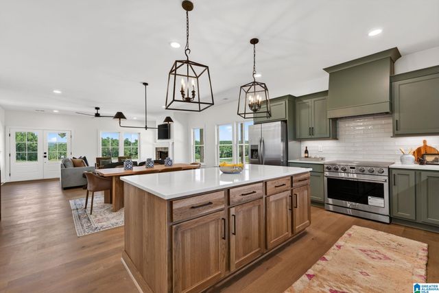 7 QUEEN ROAD, Columbiana, AL 35051