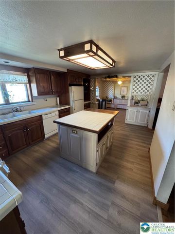 221 East Patterson Street East, Lansford Boro, PA 18232