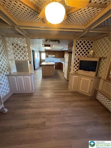 221 East Patterson Street East, Lansford Boro, PA 18232