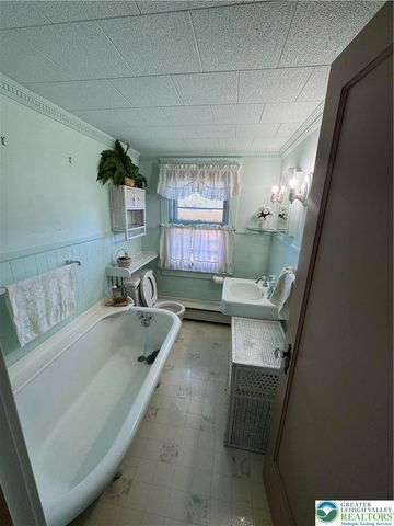 221 East Patterson Street East, Lansford Boro, PA 18232