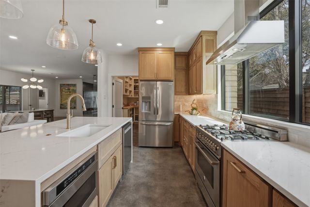 3938 Lively Lane, Dallas, TX 75220