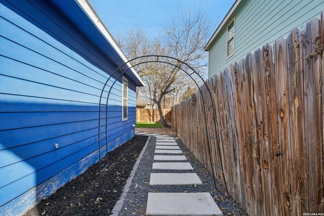 627 Blaine, San Antonio, TX 78202