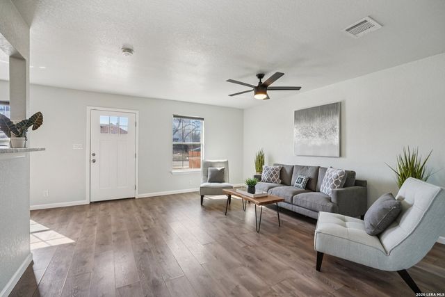 627 Blaine, San Antonio, TX 78202