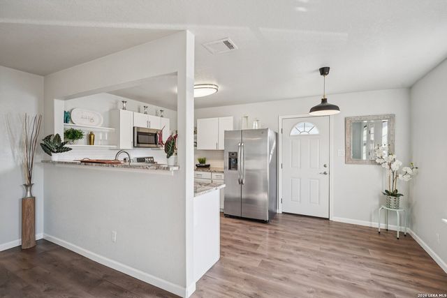 627 Blaine, San Antonio, TX 78202