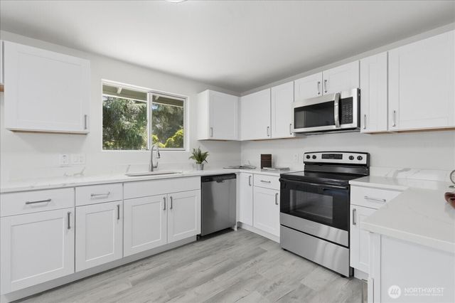 11407 Farwest Drive SW, Lakewood, WA 98498
