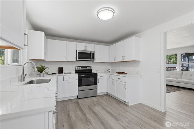 11407 Farwest Drive SW, Lakewood, WA 98498
